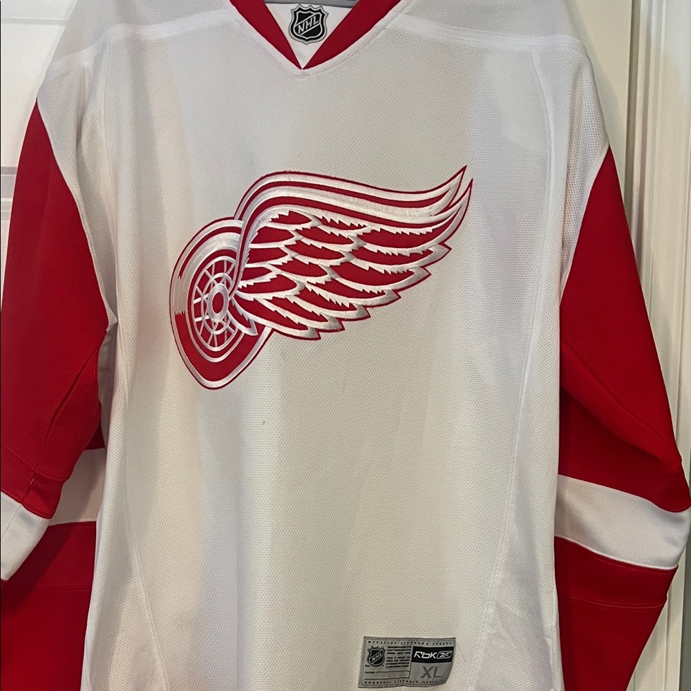 Reebok White and Red Detroit Red Wings Hockey Jersey